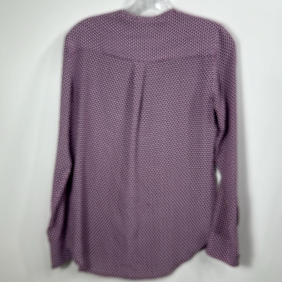 Equipment Femme Lynn geo print purple button down 100% silk top size xs. - Picture 7 of 12